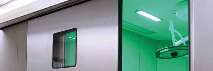 Porte automatique pour local de radiologie