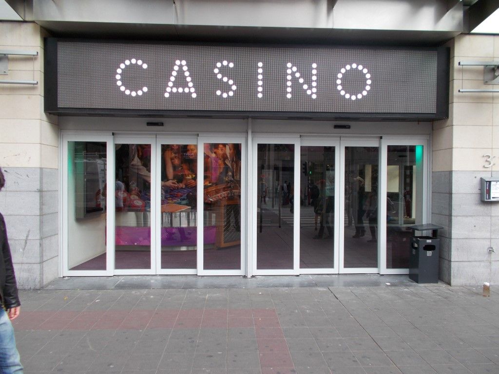 Réalisation porte automatique piétonne Casino Bruxelles